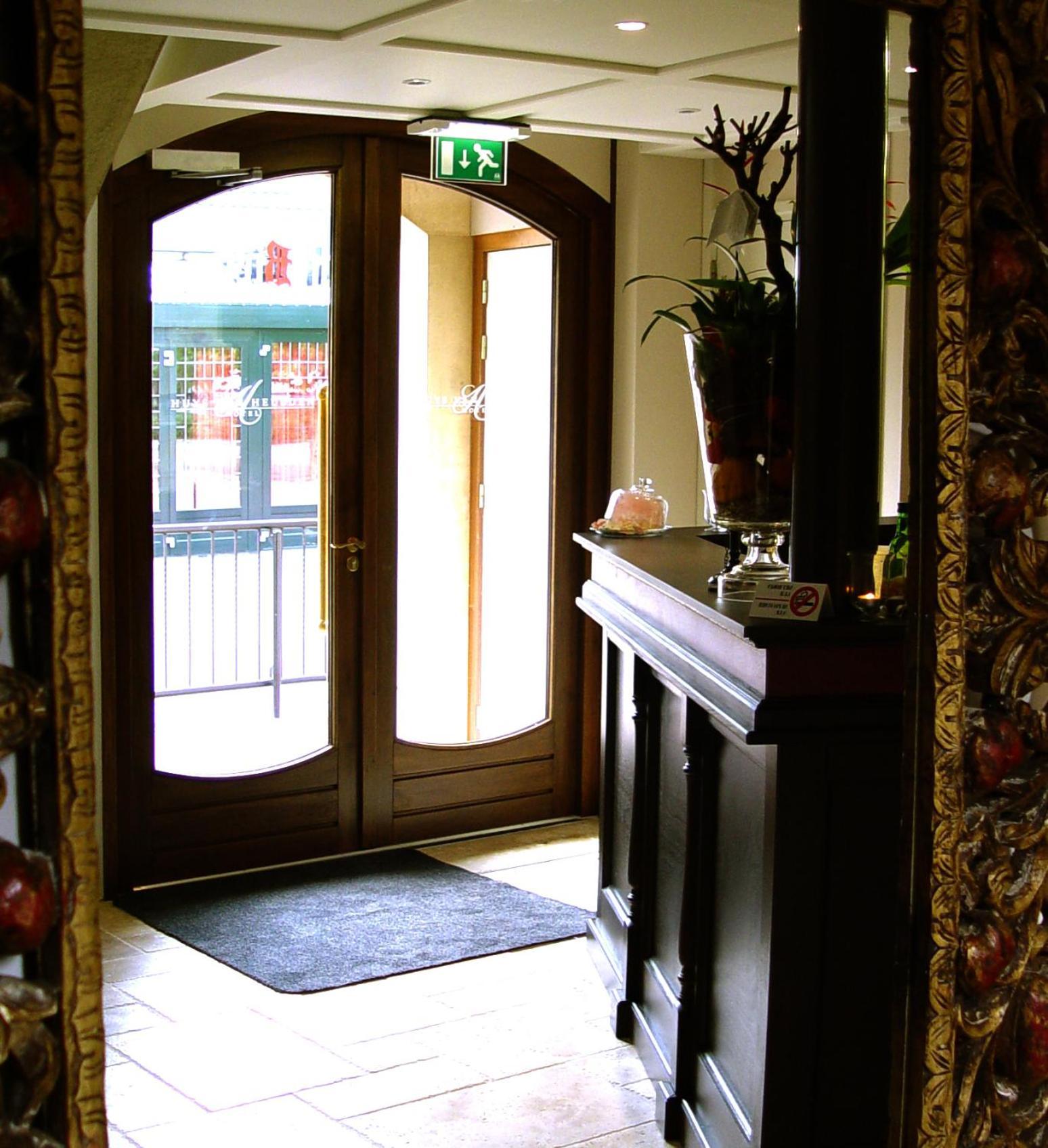 Hotel Huys Van Heusden อัสเตอ ภายนอก รูปภาพ