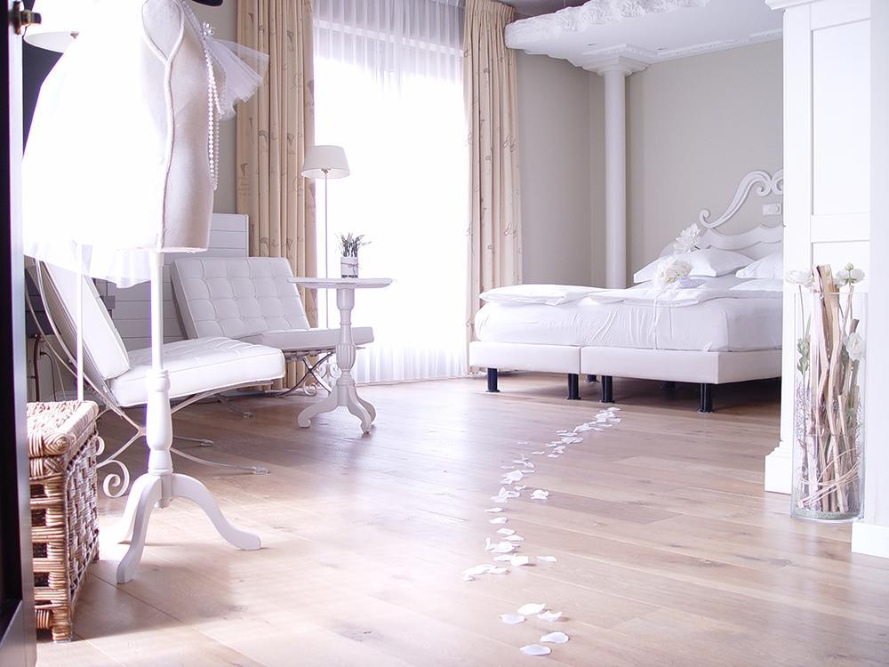 Hotel Huys Van Heusden อัสเตอ ภายนอก รูปภาพ